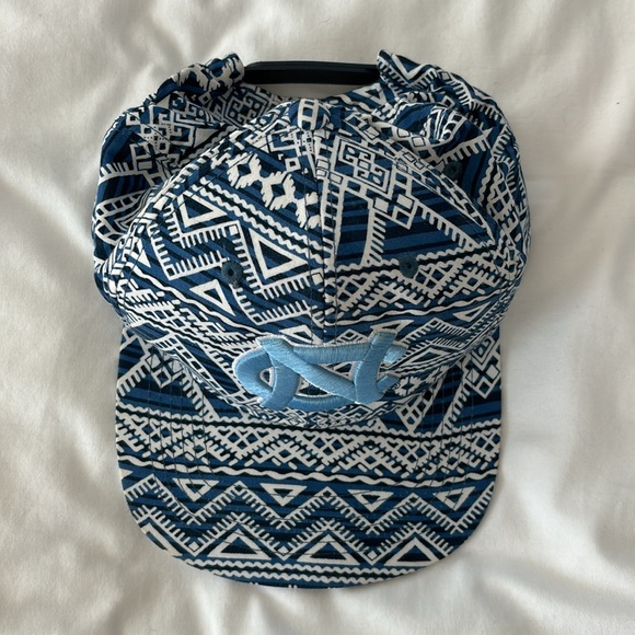 Carolina Tarheels UNC Printed Snap Back Hat One Size - Picture 9 of 10